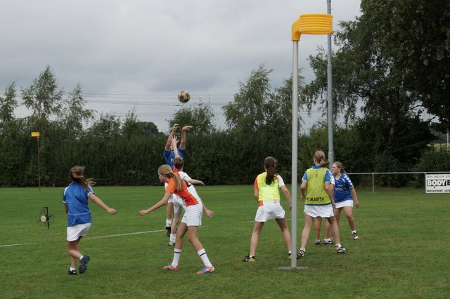 Korfbal C2  14 september-002.JPG